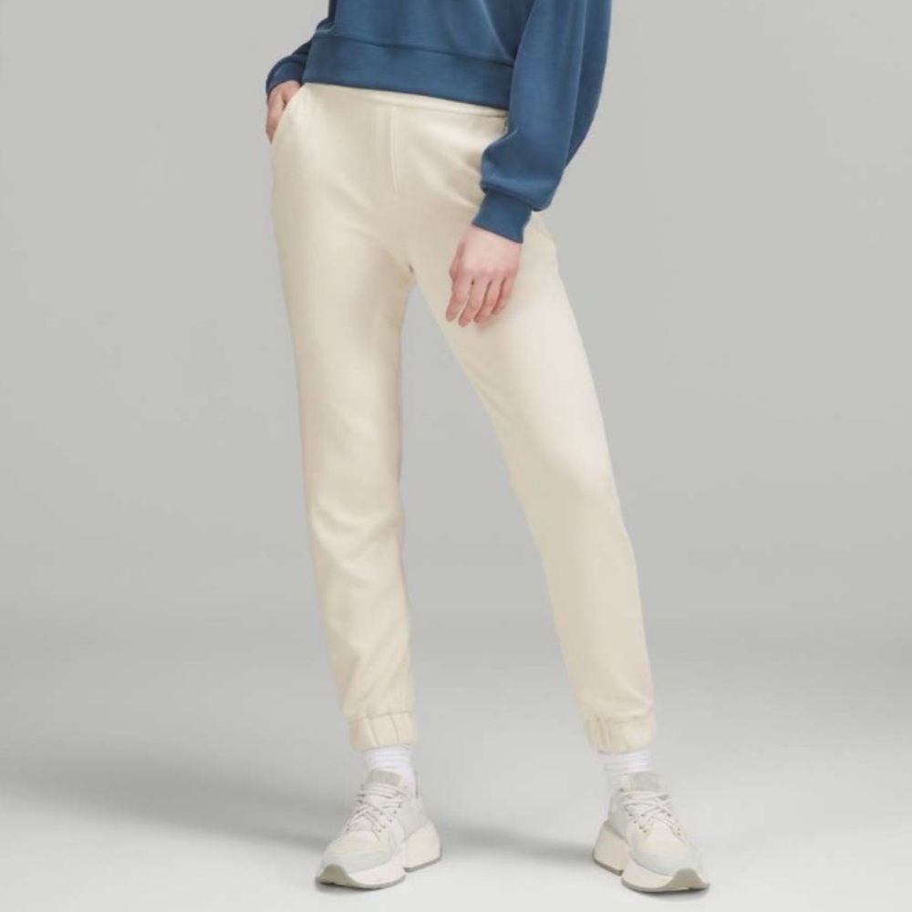 Lululemon Softstreme Relaxed High-Rise Pant White Opal Woman’s 8